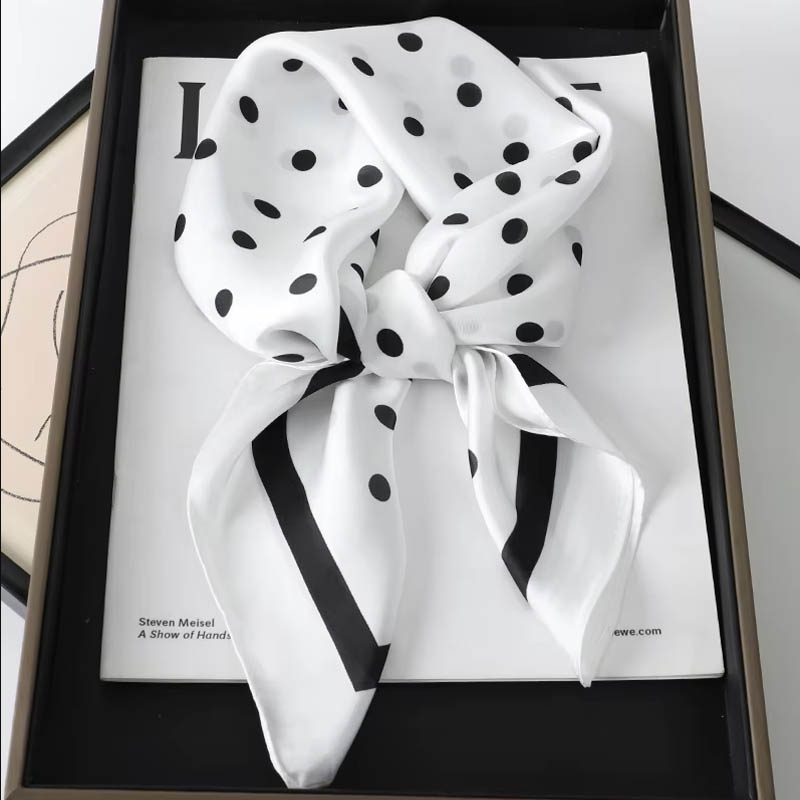 Luxury Lady Hair Dot Scarf Fem - Silk Scarf Square recension och pris