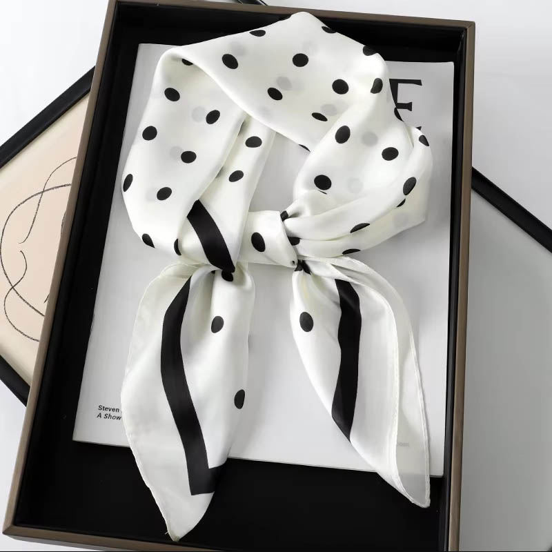 Luxury Lady Hair Dot Scarf Fem - Silk Scarf Square recension och pris